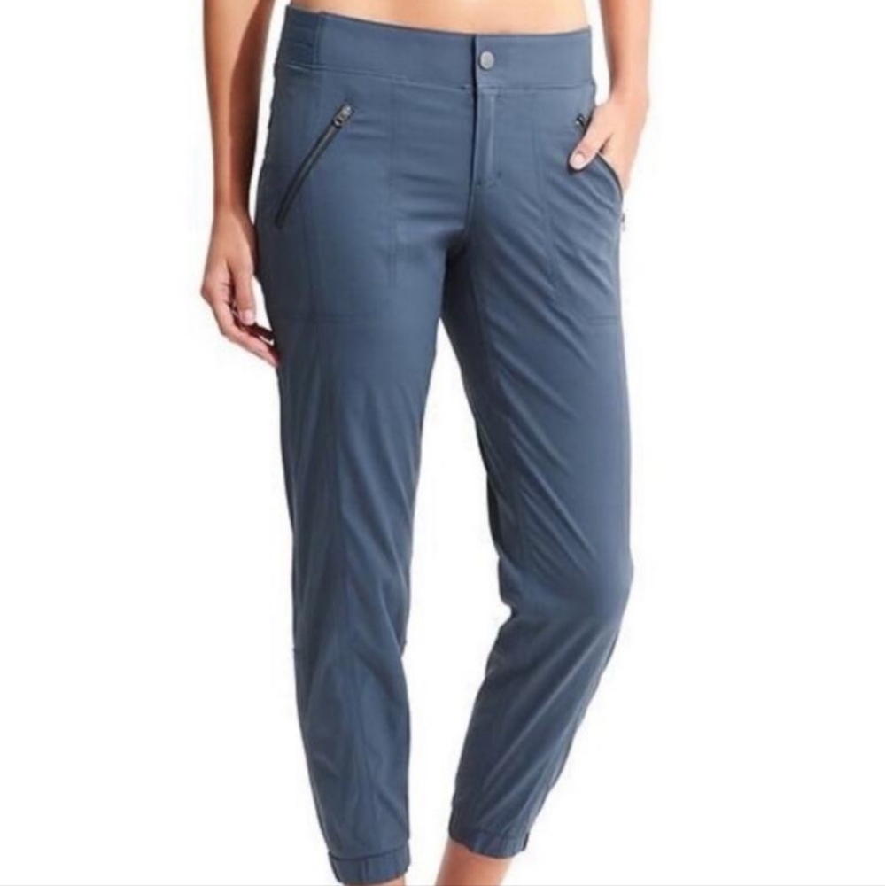 Athleta Wicky Quick Dry, Steel Blue Grey Zipper Pockets Cinched Ankle Travel